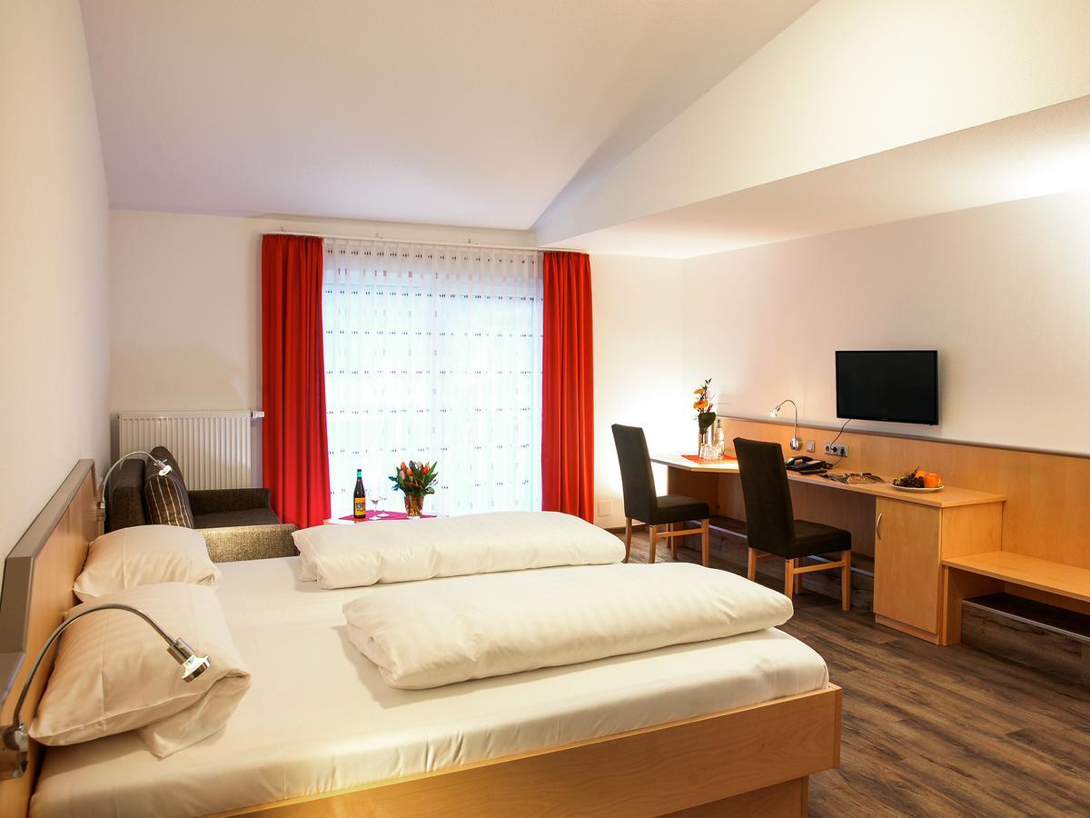 Hotel Gasthof Zum Biber Motten Exterior foto