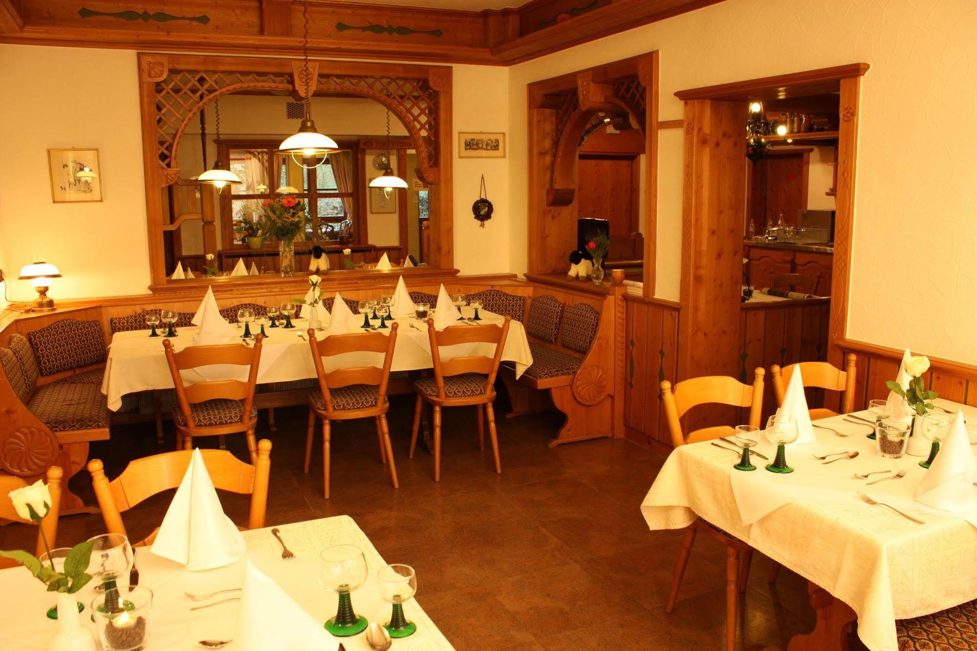 Hotel Gasthof Zum Biber Motten Exterior foto