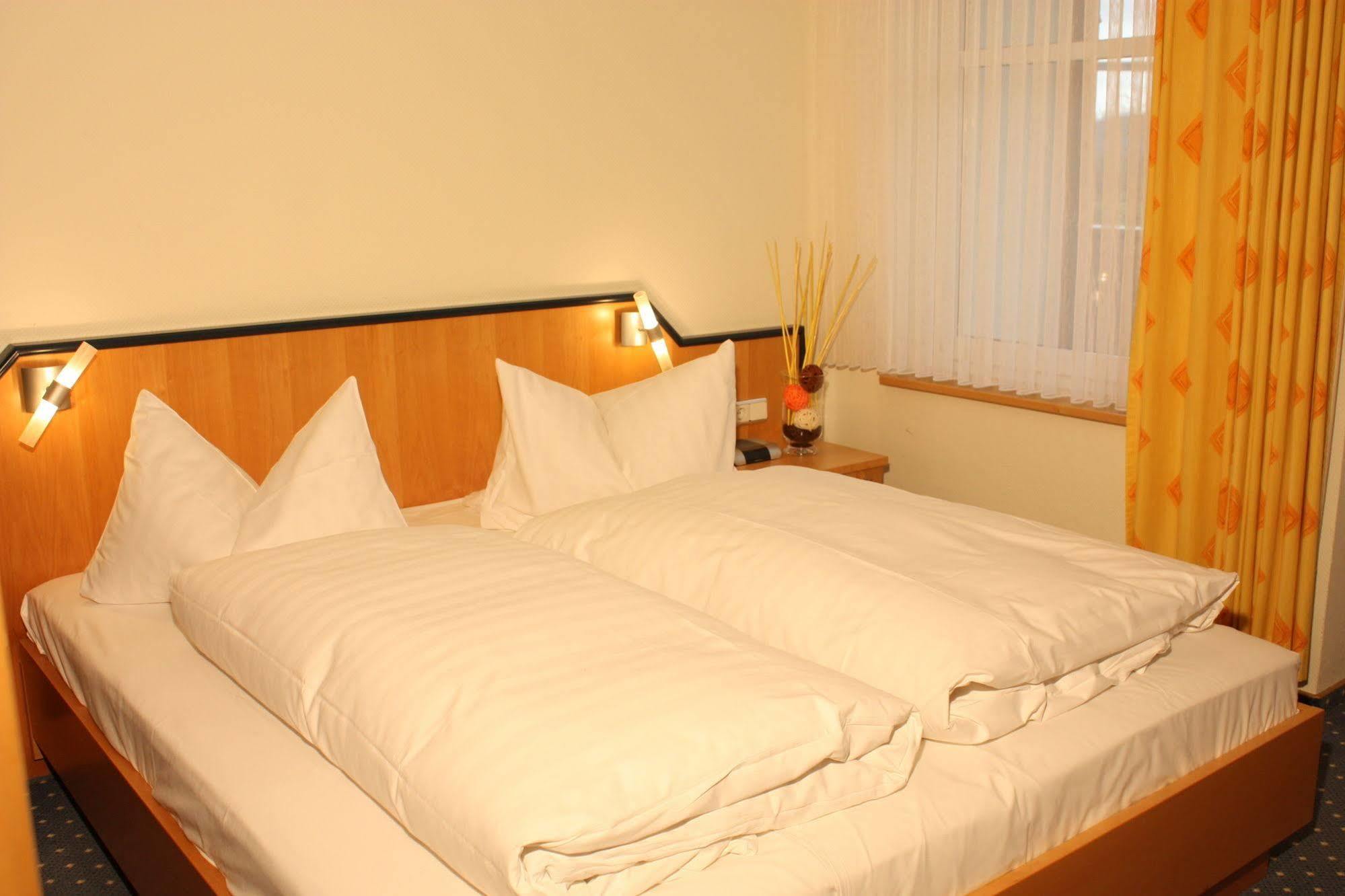 Hotel Gasthof Zum Biber Motten Exterior foto