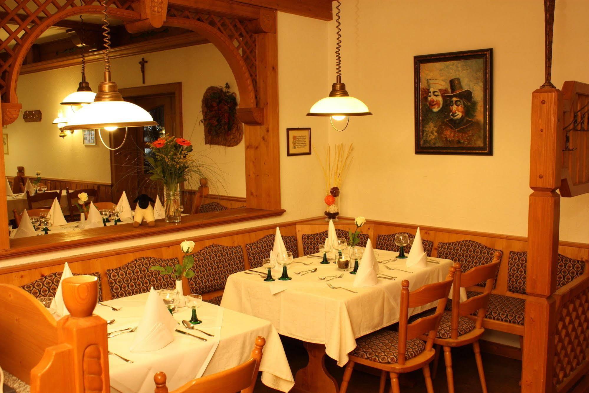 Hotel Gasthof Zum Biber Motten Exterior foto
